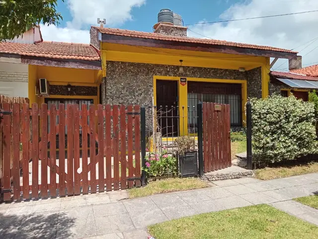 Casa de 3 ambientes en venta en Punta Mogotes