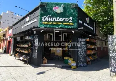 Local de 4 ambientes en venta en Centro