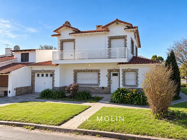 Casa de 5 ambientes en venta en PUNTA MOGOTES