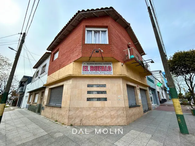 Local de 3 ambientes en venta en LAS AVENIDAS