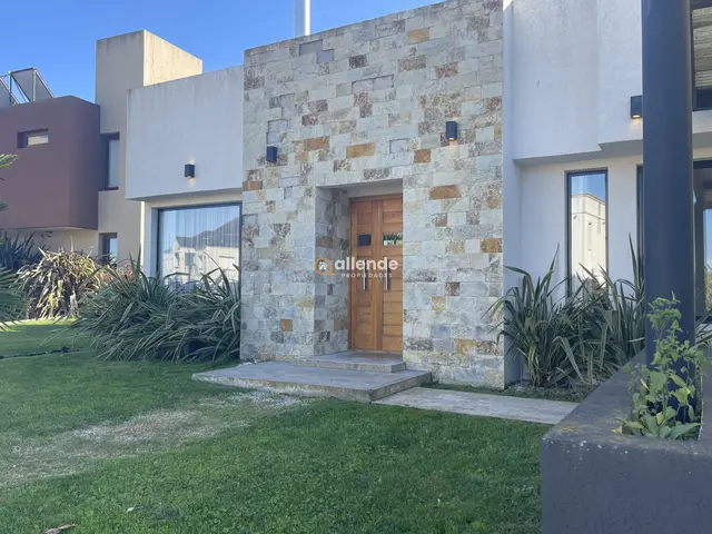 Casa de 4 ambientes en venta en Mar del Plata