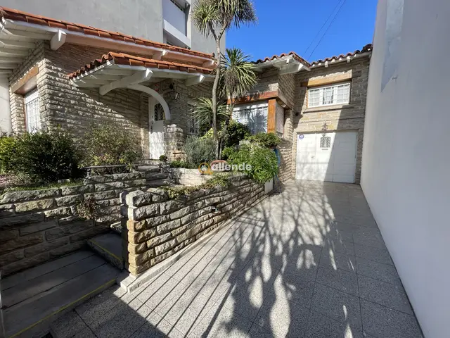 Casa de 4 ambientes en venta en GENERAL ROCA
