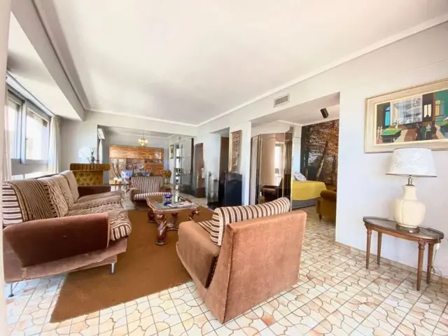 Departamento de 5 ambientes en venta en LA PERLA