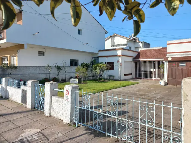 Casa de 3 ambientes en venta en SANTA MONICA