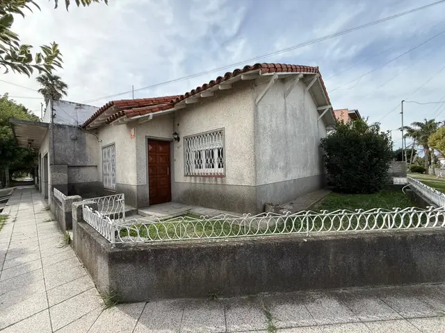 Casa de 5 ambientes en venta en PERALTA RAMOS OESTE
