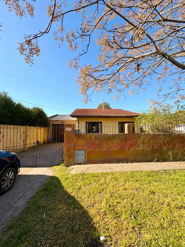 Casa de 3 ambientes en venta en ESTRADA JOSE MANUEL