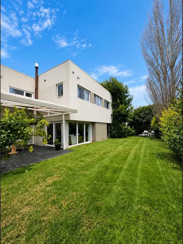 Casa de 5 ambientes en venta en Jorge Newbery