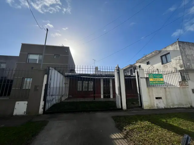 Casa de 2 ambientes en venta en LOS PINARES
