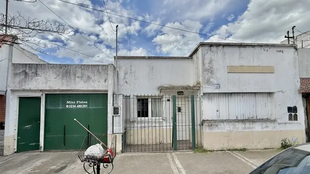 Casa de 5 ambientes en venta en SANTA MONICA