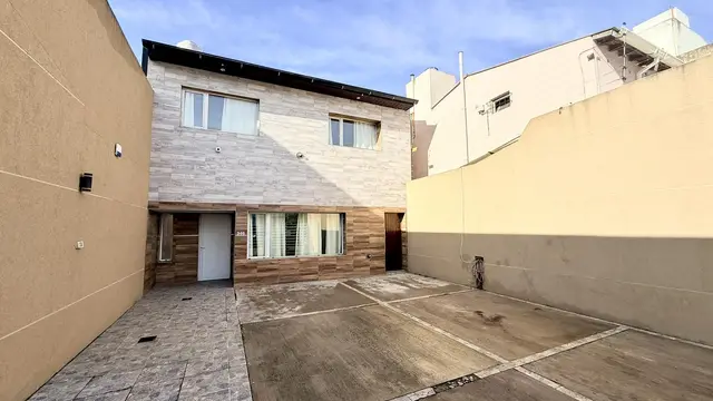 Casa de 5 ambientes en venta en DEL PUERTO