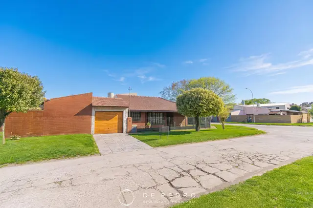 Casa de 3 ambientes en venta en LOS PINARES