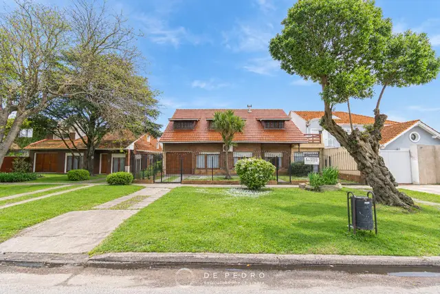 Casa de 7 ambientes en venta en Constitución