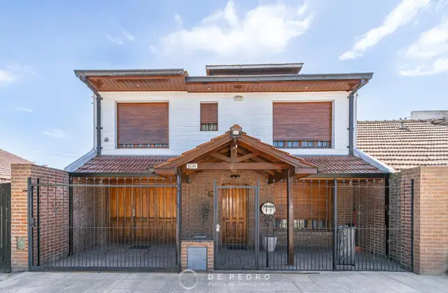 Casa de 6 ambientes en venta en LOS PINARES