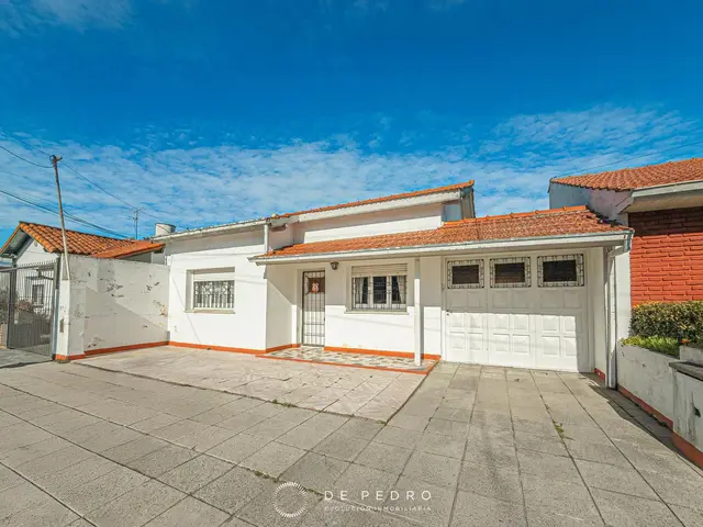 Casa de 4 ambientes en venta en VILLA LOURDES