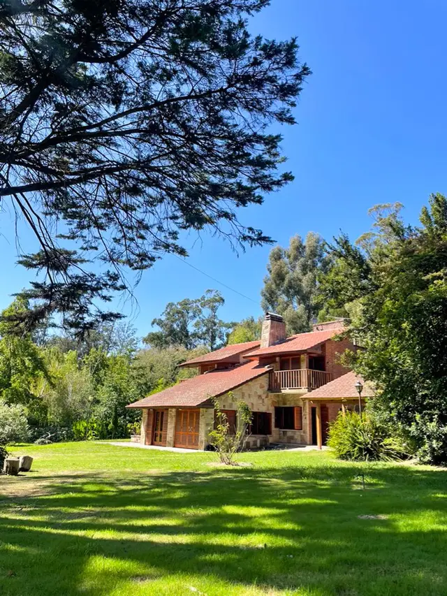 Casa de 5 ambientes en venta en Bosque Peralta Ramos