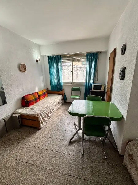 Departamento de 2 ambientes en venta en AREA CENTRO