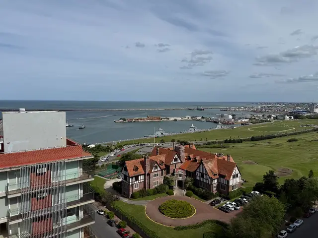 Departamento de 4 ambientes en venta en PLAYA GRANDE
