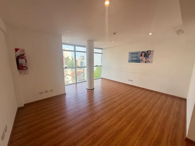 Local de 3 ambientes en venta en Centro