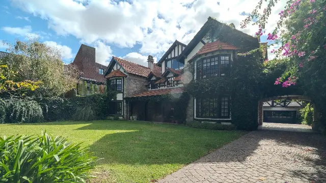 Casa de 8 ambientes en venta en PLAYA GRANDE