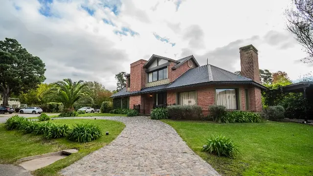 Casa de 10 ambientes en alquiler en Rumencó
