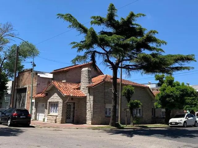 Casa de 3 ambientes en venta en ESTACION NORTE
