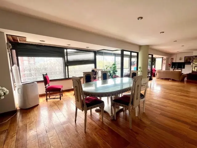 Departamento de 5 ambientes en venta en Centro