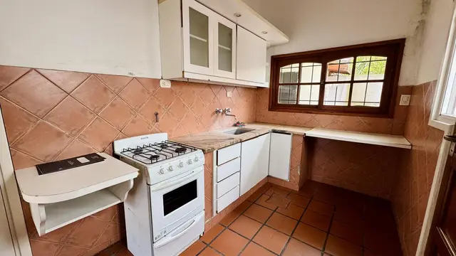Casa de 3 ambientes en alquiler en PARQUE LURO