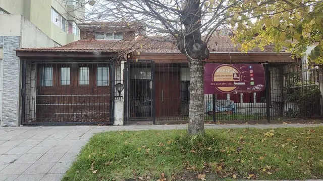 Casa de 4 ambientes en venta en VILLA PRIMERA