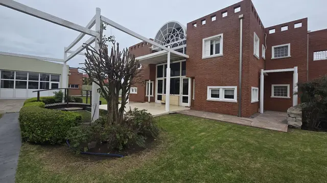 Casa de 5 ambientes en venta en COLINAS DE PERALTA RAMOS