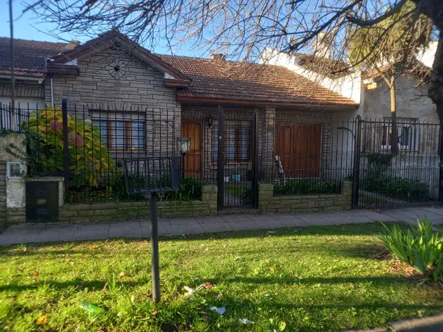 Casa de 3 ambientes en venta en VILLA PRIMERA