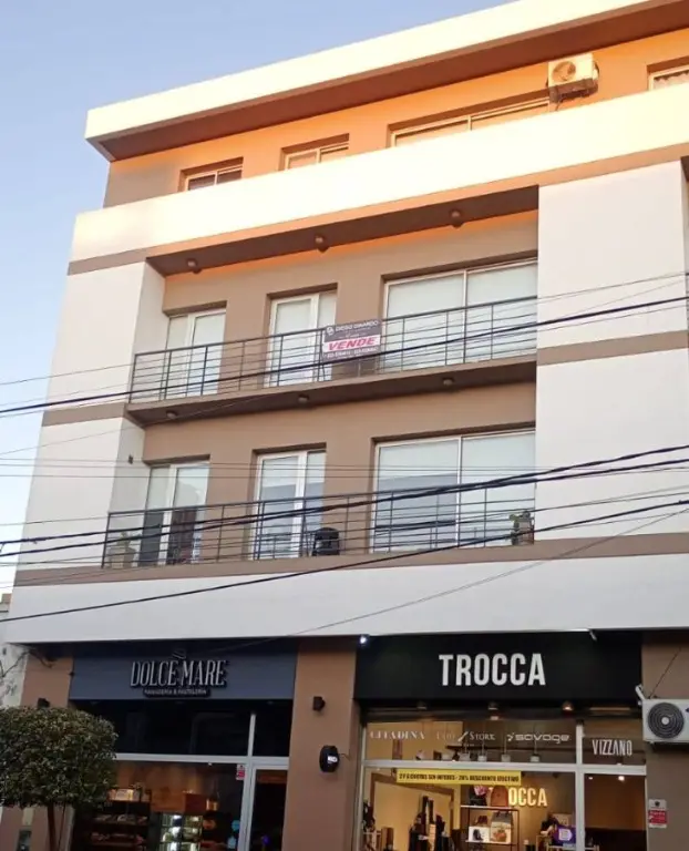 Departamento de 3 ambientes en venta en LAS AVENIDAS