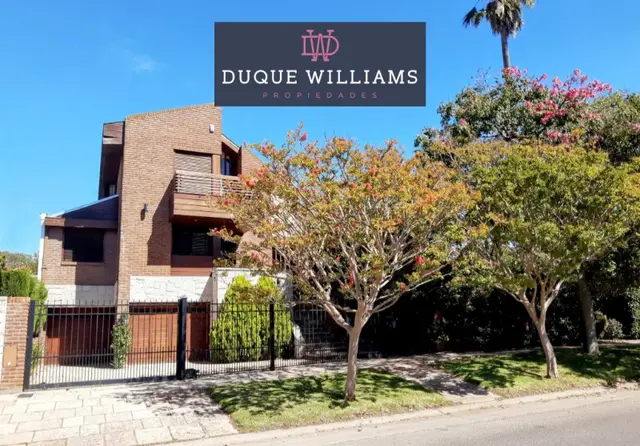 Casa de 5 ambientes en venta en PLAYA GRANDE