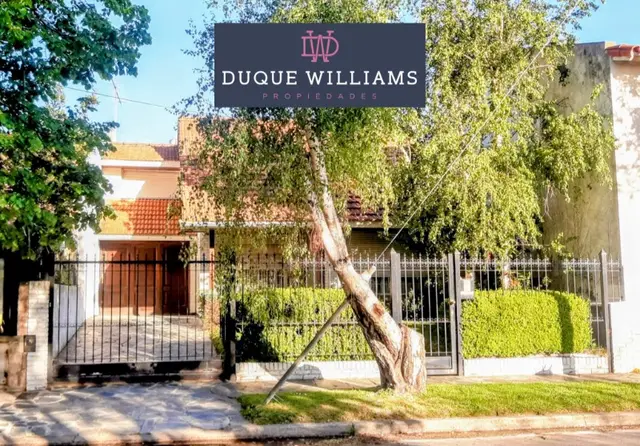 Casa de 6 ambientes en venta en PRIMERA JUNTA
