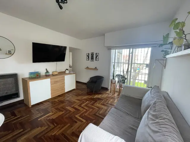 Casa de 3 ambientes en venta en AEROPARQUE