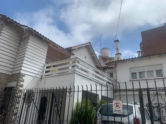 Casa de 3 ambientes en venta en LA PERLA