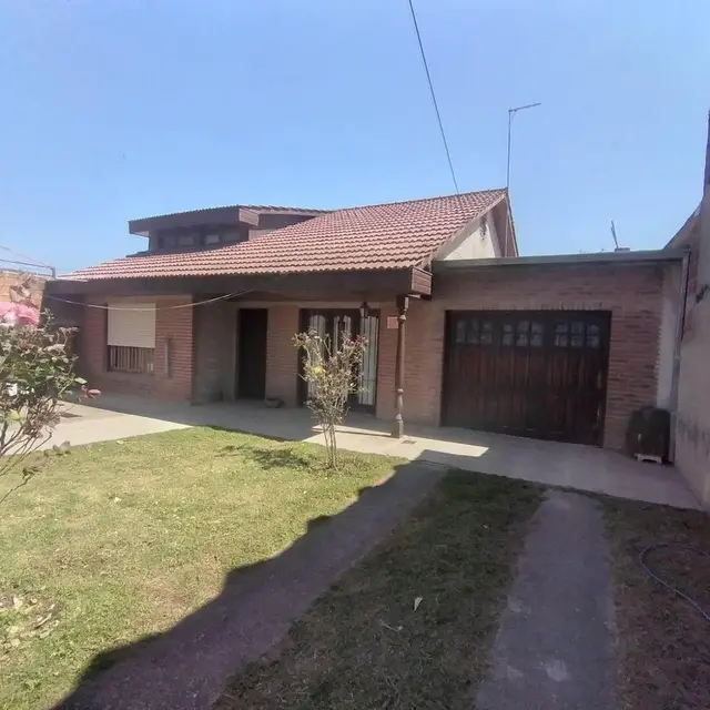 Casa de 4 ambientes en venta en AMEGHINO FLORENTINO