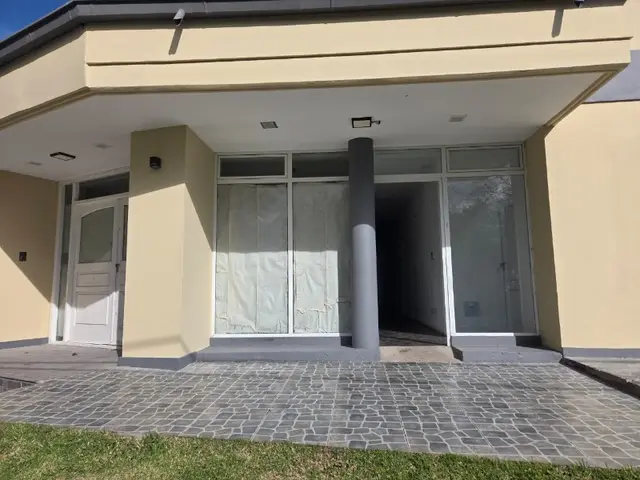 Local de 12 ambientes en venta en DON BOSCO