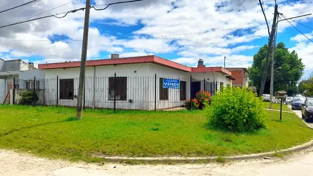 Casa de 3 ambientes en venta en CORONEL DORREGO