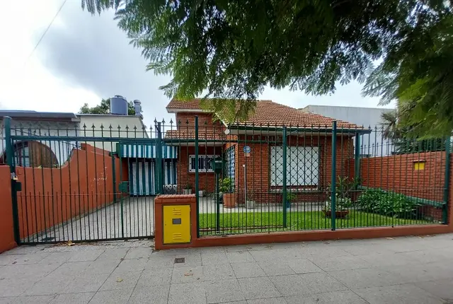 Casa de 4 ambientes en venta en DON BOSCO