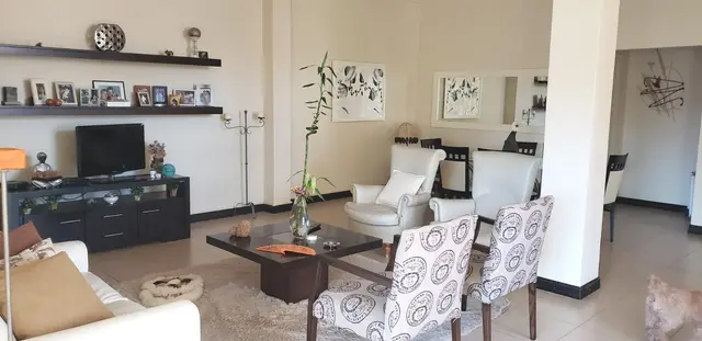 Departamento de 4 ambientes en venta en LA PERLA
