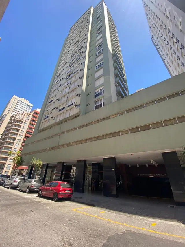 Cochera en venta en LA PERLA