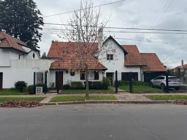 Casa de 5 ambientes en alquiler en FUNES Y SAN LORENZO