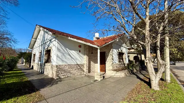 Casa de 6 ambientes en venta en PRIMERA JUNTA