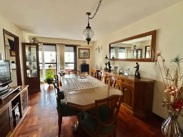 Departamento de 4 ambientes en venta en LA PERLA