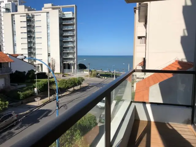 Departamento de 3 ambientes en venta en LOS TRONCOS