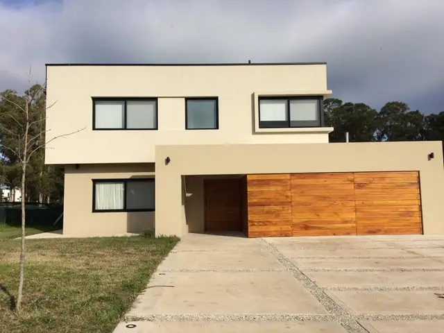 Casa de 5 ambientes en venta en Mar del Plata