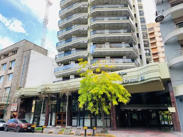 Departamento de 4 ambientes en venta en LA PERLA