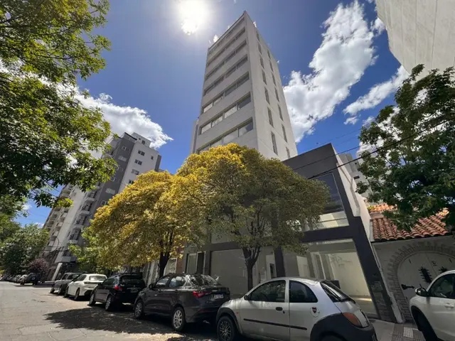 Local de 9 ambientes en venta en PLAZA PERALTA RAMOS