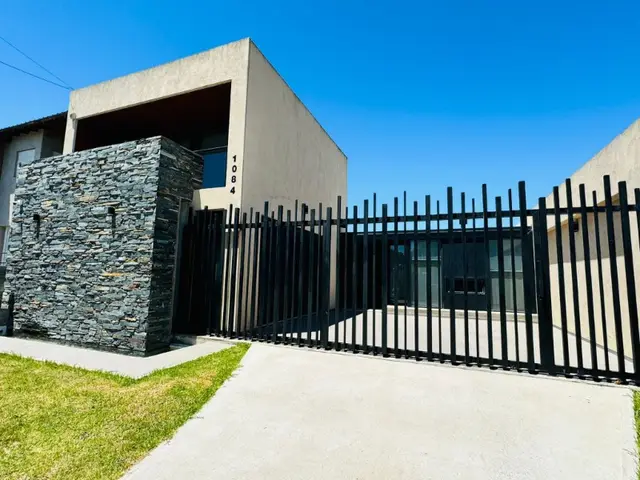 Casa de 4 ambientes en venta en ESTRADA JOSE MANUEL