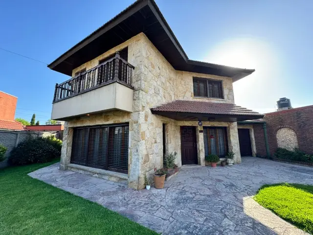 Casa de 5 ambientes en venta en LOPEZ DE GOMARA